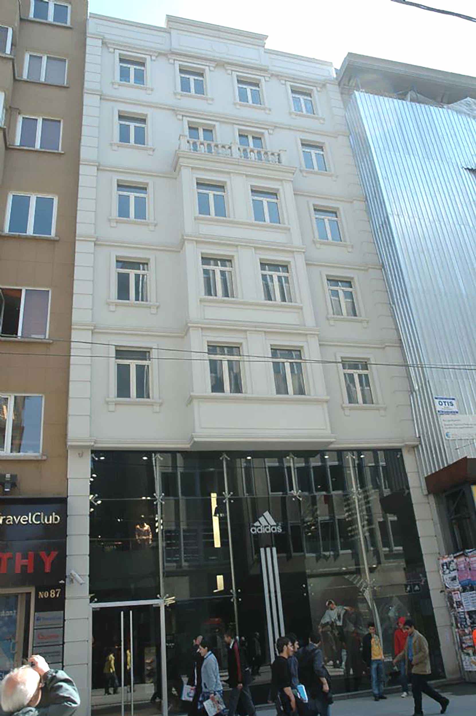 Fibrobeton Adidas Mağazası, Taksim