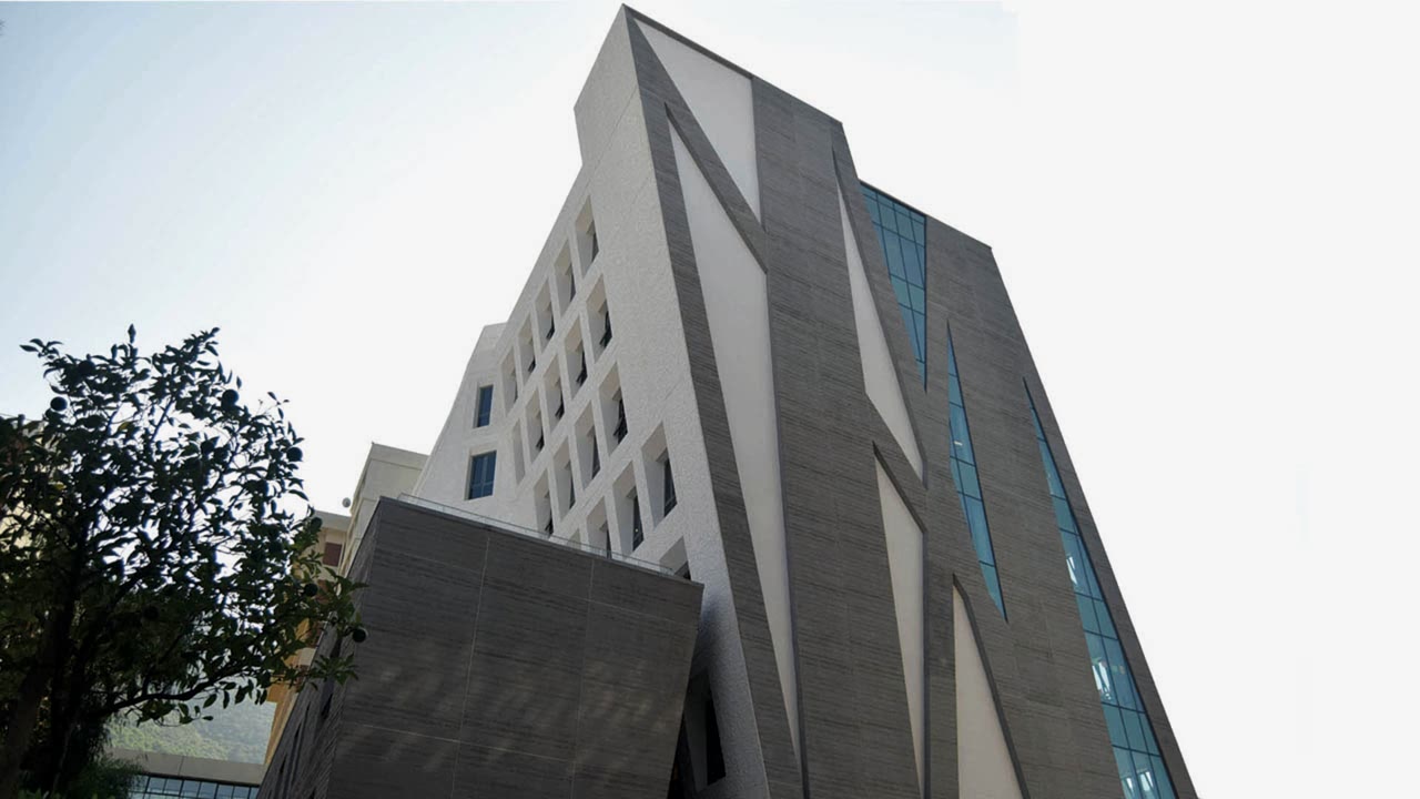 Fibrobeton İzmir Ekonomi Üniversitesi Yabancı Diller Yüksek Okulu, Balçova